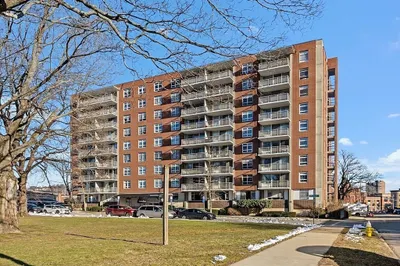 80 Salisbury St #608 1