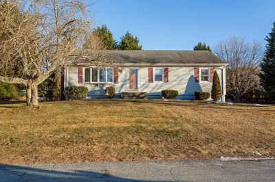 28 Holly Cir 1