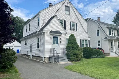 27 Gillette Ave