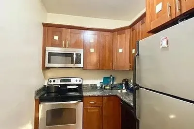 61 Wait St #2