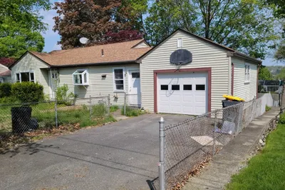 34 Doherty Ave