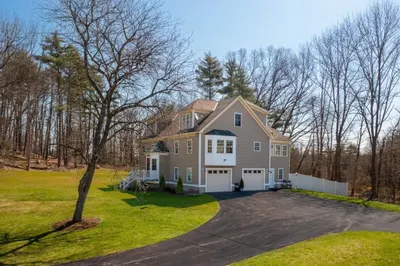 10 Sanborn Rd