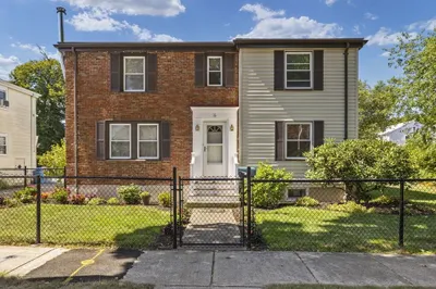 6 Newcroft Cir 1