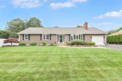 22 Greenlawn St