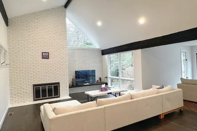 32 Hancock Rd 1