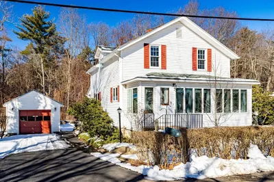 13 Burke St