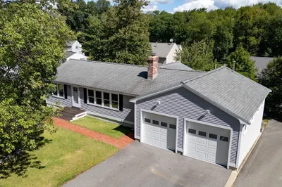 32 Lantern Ln 1