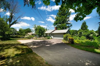 6 Damons Point Drive 1