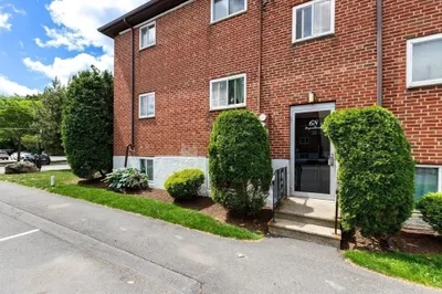 68 Byron Rd #5 1