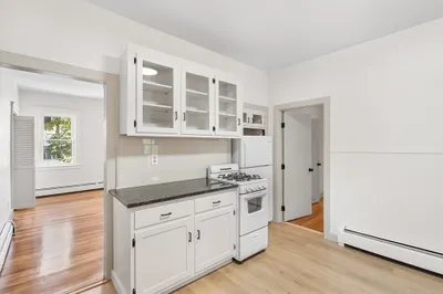 31 Hunting St #2