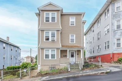 11 Shamrock St 1
