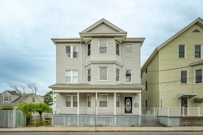587 S Beach St 1