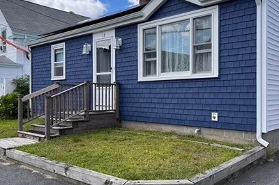 12 Holly St