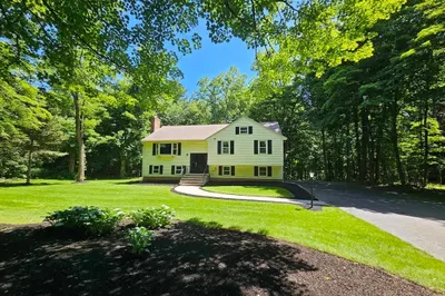 61 Nichols St 1