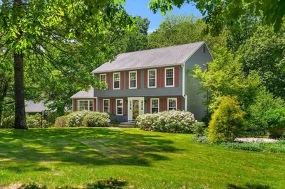 27 Old Homestead Rd