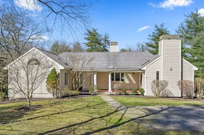 15 Pleasant St 1