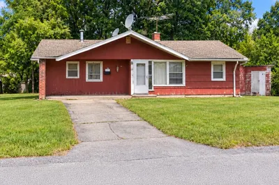 44 Bernard Circle 1