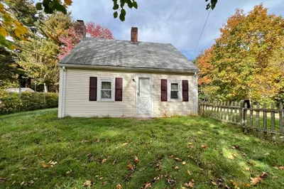 3 Howard Ave