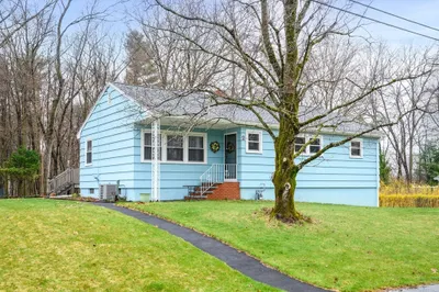 2 Blueberry Hill Rd 1