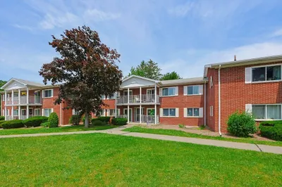 3 Bayberry Dr #4