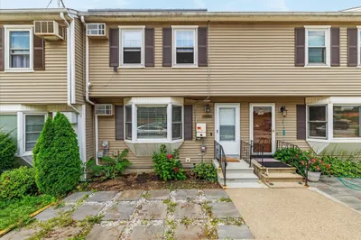 15 Gibbs St #G 1
