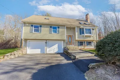 5 Arthur Collins Cir 1