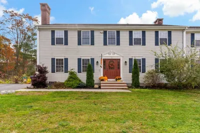 19 Cedar St