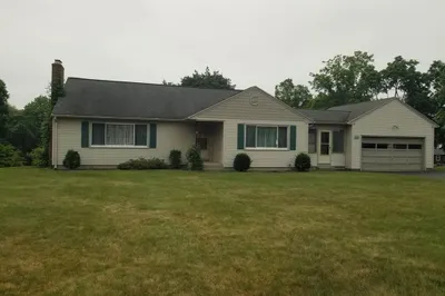 320 Palmer Rd 1