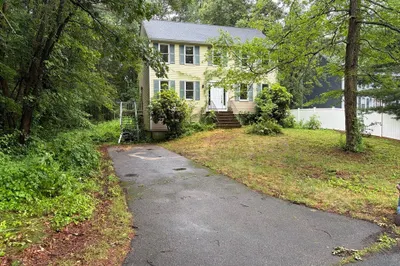 27 Margaret Dr 1