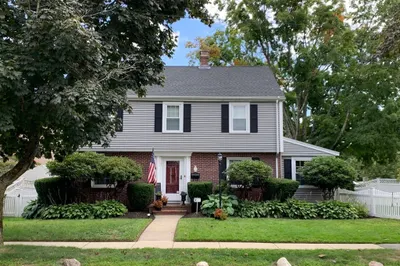 5 Burbank Road 1