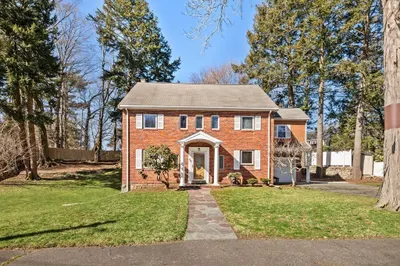 37 Kirkland Cir 1