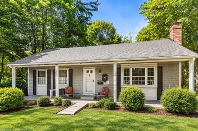 41 Academy Ave 1