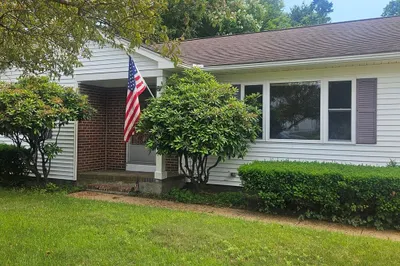 32 West St