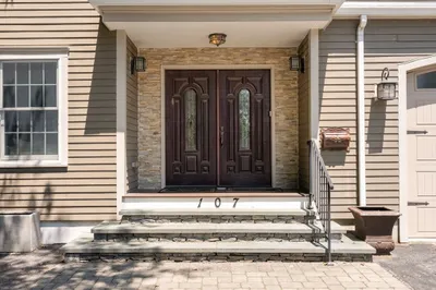 107 Rowe Street #107 1