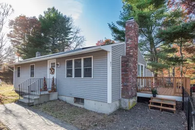 82 Lake Dr