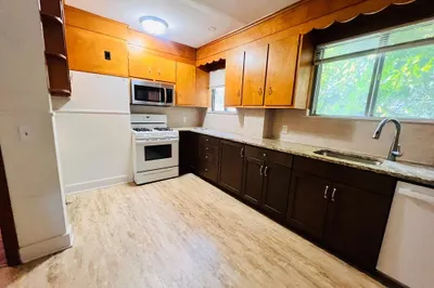 16 Russell Rd #1 1