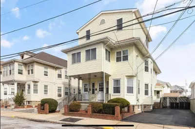 21 BrAdbury Ave #A 1