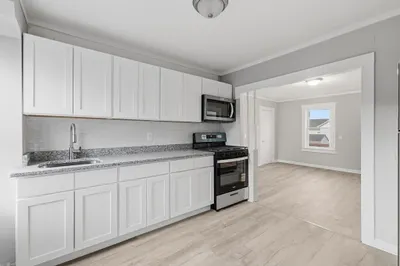 255 Rodman St #3 1