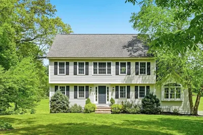 26 Long Hill Rd