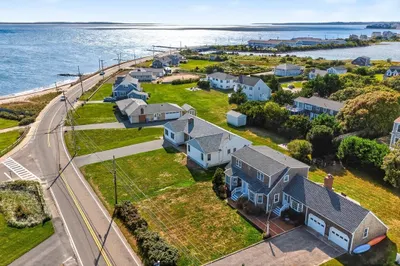 214 Menauhant Rd 1