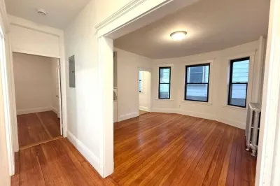 22-24 University Rd #1