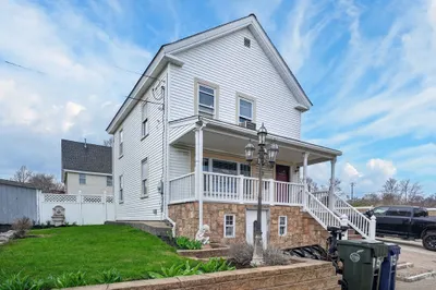 15 Manning St