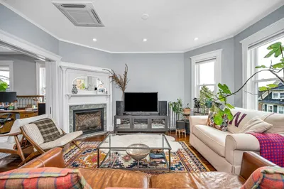 128 Cushing Ave #3 1