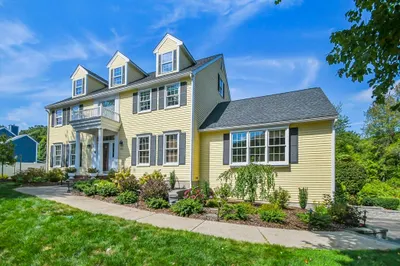 379 Stearns Road 1