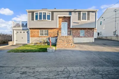 105 Douglas St 1