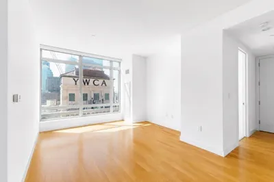400 Stuart St #18G