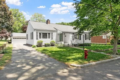 286 Laurel Street 1