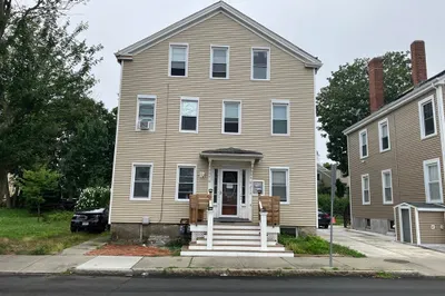 219 Acushnet Ave 1