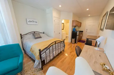 302 Newbury St #7