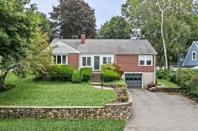4 Batchelder Rd